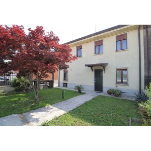 Esclusiva bifamiliare con ampio cortile privato rif.PR/328