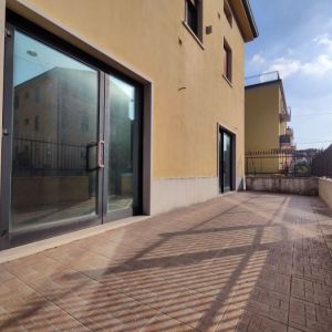 LOCALE COMMERICALE IN AFFITTO rif.PR/890